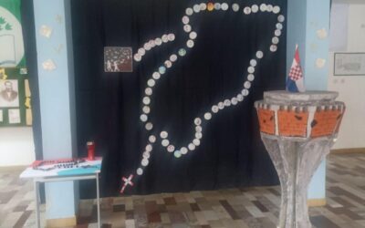 Prošloga je tjedna u našoj školi obilježen Dan sjećanja na žrtve Domovinskog rata i Dan sjećanja na žrtvu Vukovara i Škabrnje